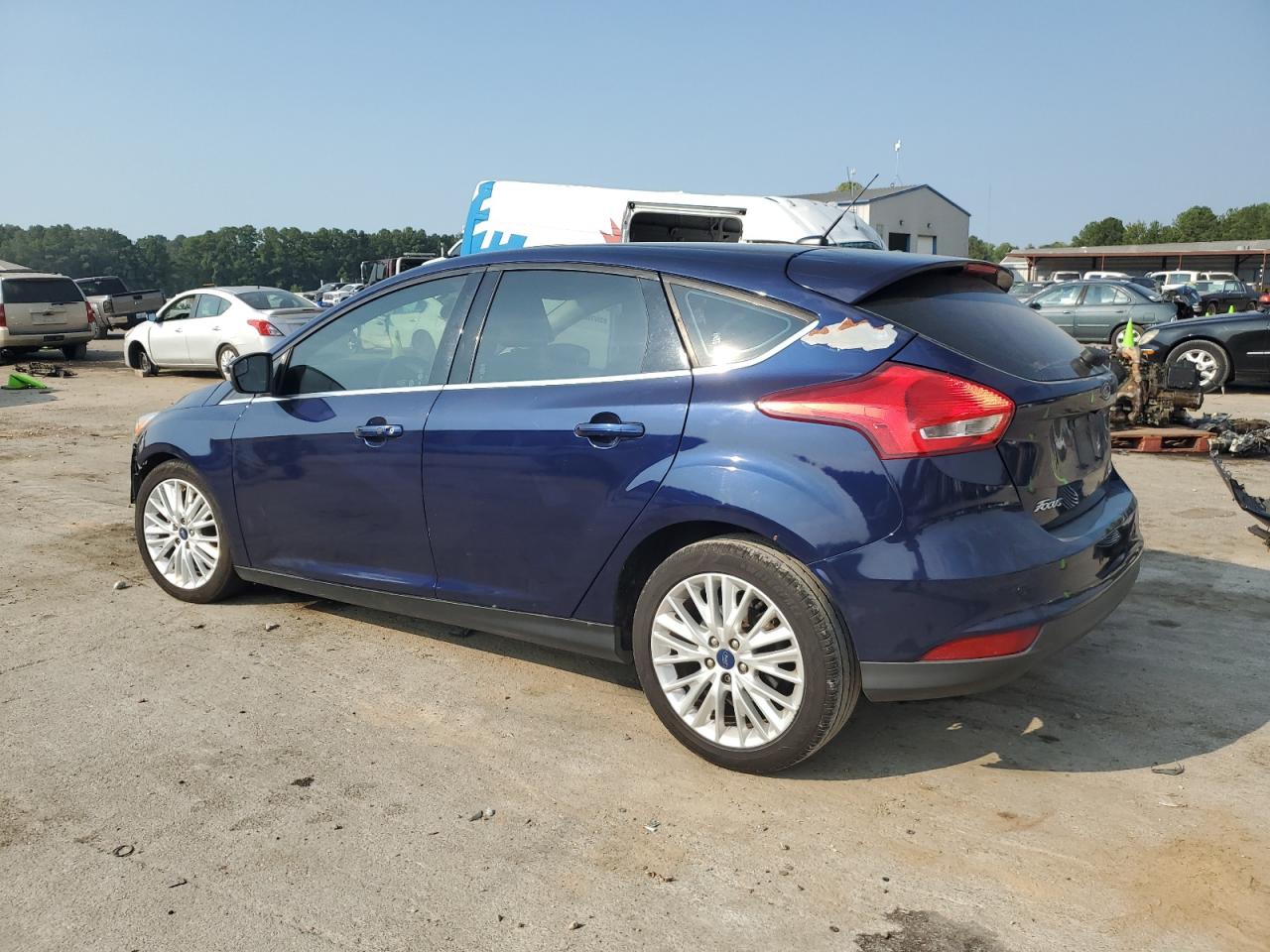 2017 Ford Focus VIN 1FADP3N24HL212991 Copart auction photo, front end / minor dent/scratches damage thumbnail 2