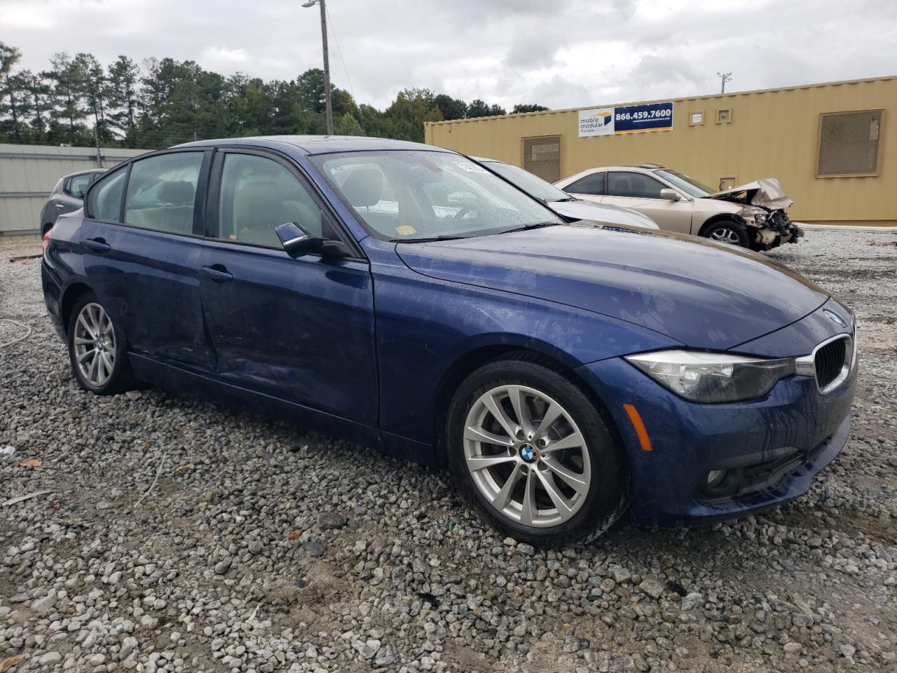 2016 BMW 3er VIN WBA8E1G50GNT35085 Copart auction photo, side / minor dent/scratches damage thumbnail 4