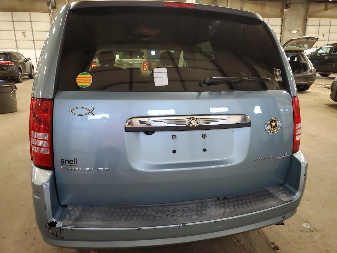 2009 Chrysler Town & Country VIN 2A8HR54129R635385 Copart auction photo, front end / side damage thumbnail 6