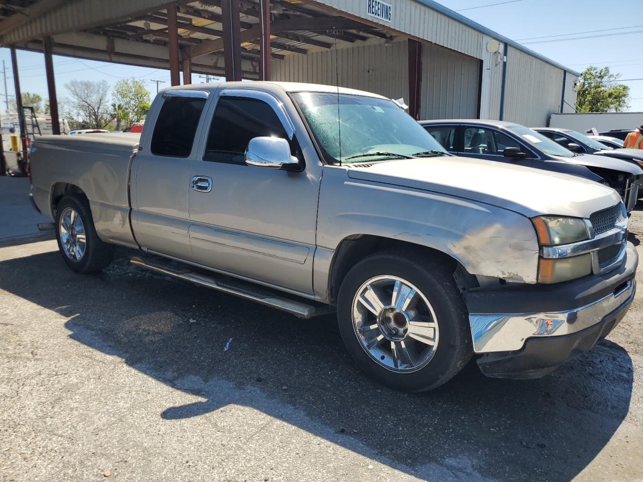 2005 Chevrolet Silverado VIN 1GCEC19X05Z291296 Copart auction photo, front end damage thumbnail 4
