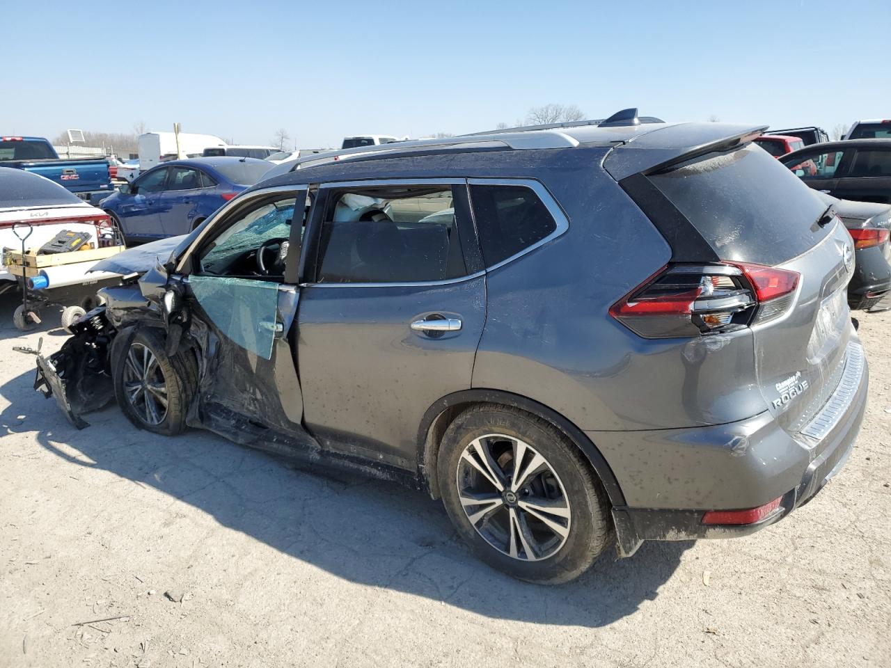 2018 Nissan Rogue VIN 5N1AT2MV3JC829590 Copart auction photo, front end / all over damage thumbnail 2