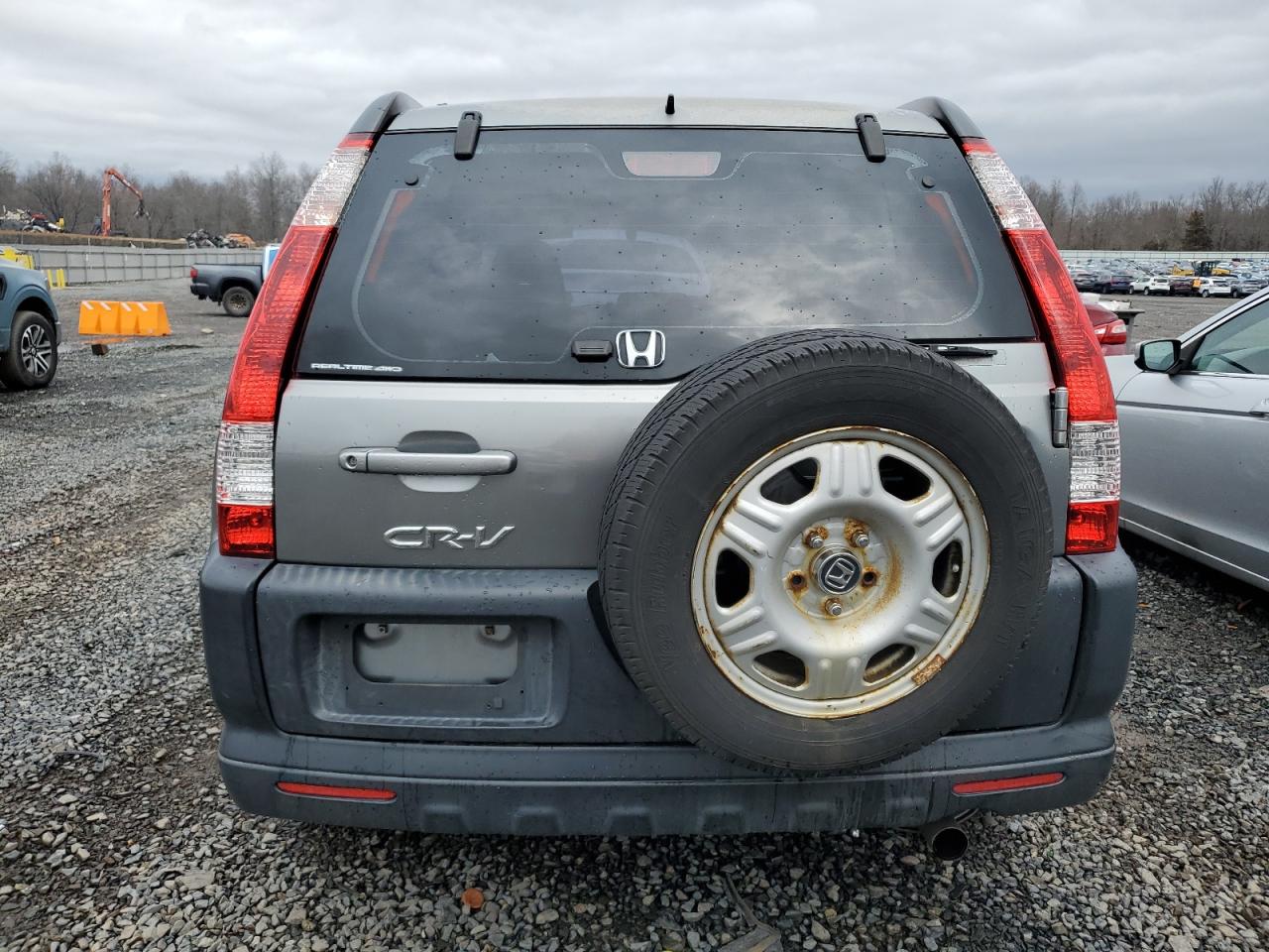 2005 Honda CR-V VIN JHLRD78525C049536 Copart auction photo, side / front end damage thumbnail 6