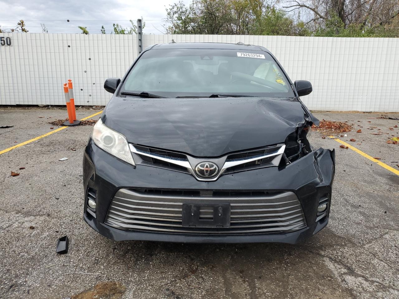 2019 Toyota Sienna VIN 5TDYZ3DC9KS004871 Copart auction photo, front end / side damage thumbnail 5