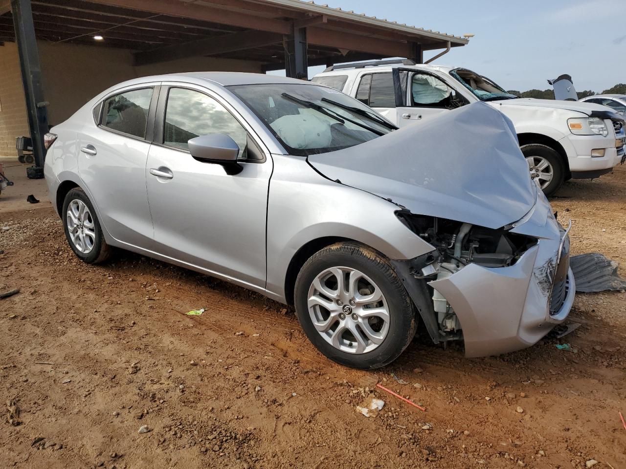 2017 Toyota Yaris VIN 3MYDLBYV4HY174760 Copart auction photo, front end damage thumbnail 4