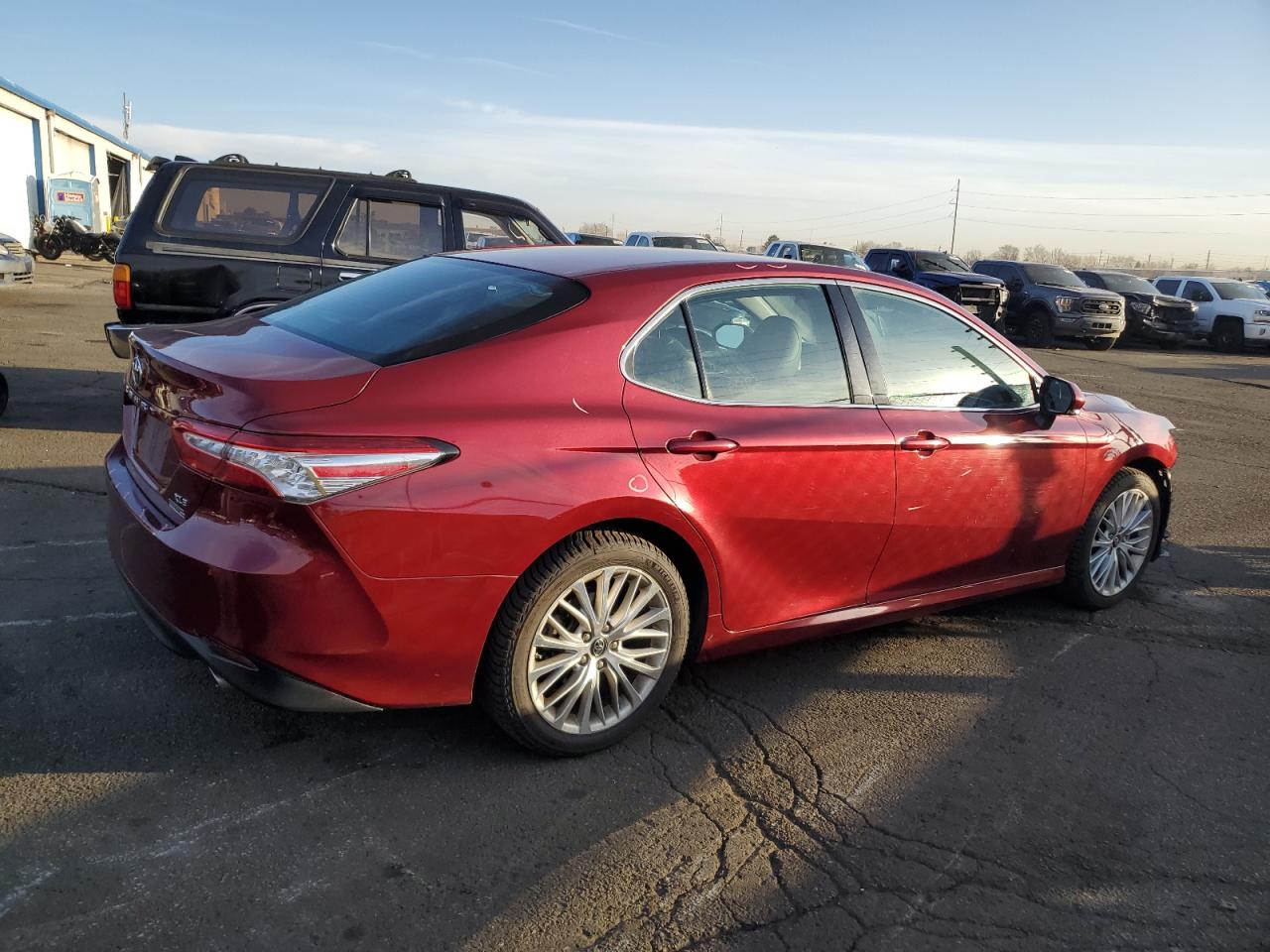 2018 Toyota Camry VIN 4T1B11HK8JU626421 Copart auction photo, front end damage thumbnail 3