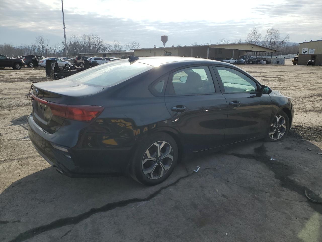 2020 KIA Forte VIN 3KPF24AD4LE255288 Copart auction photo, front end / minor dent/scratches damage thumbnail 3