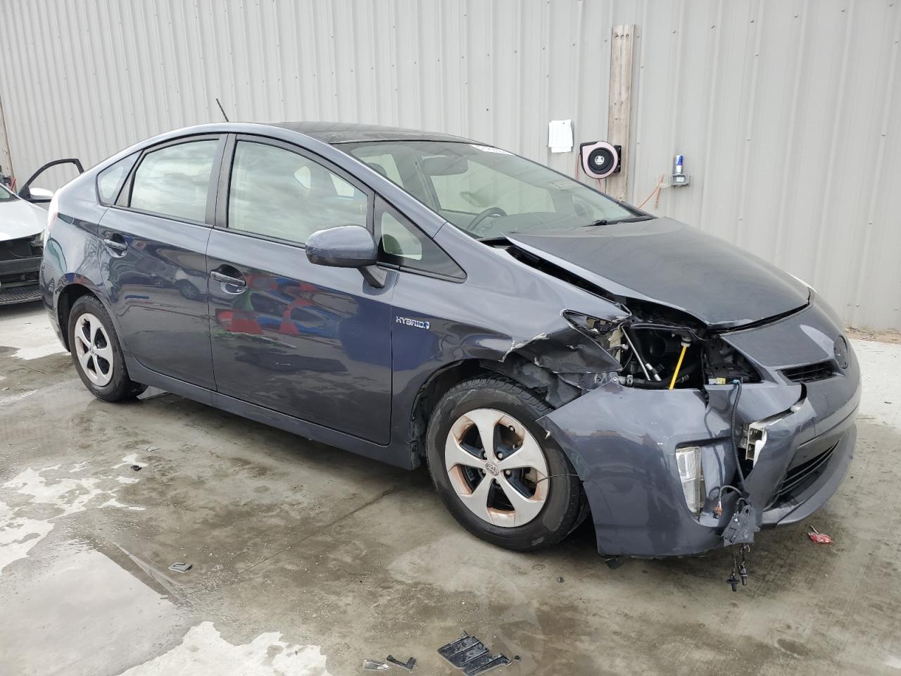 2015 Toyota Prius VIN JTDKN3DU9F1984938 Copart auction photo, front end damage thumbnail 4