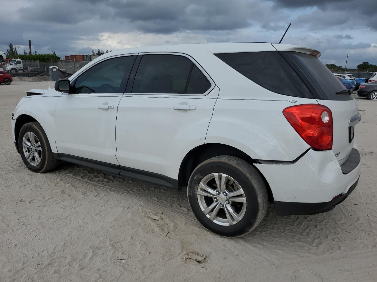 2015 Chevrolet Equinox VIN 2GNALLEK7F1148321 Copart auction photo, front end / rear end damage thumbnail 2