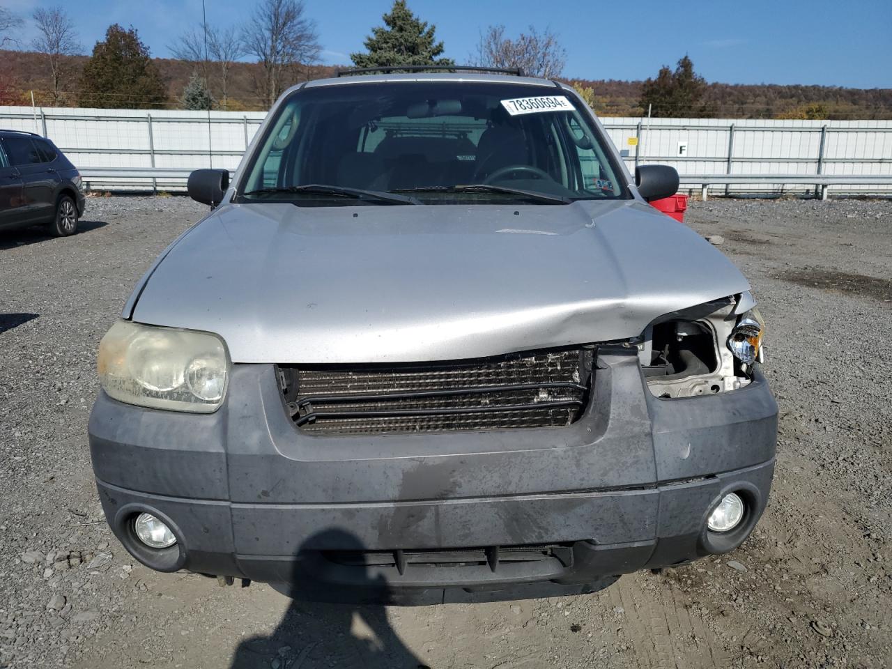 2007 Ford Escape VIN 1FMCU93117KB36741 Copart auction photo, front end / minor dent/scratches damage thumbnail 5
