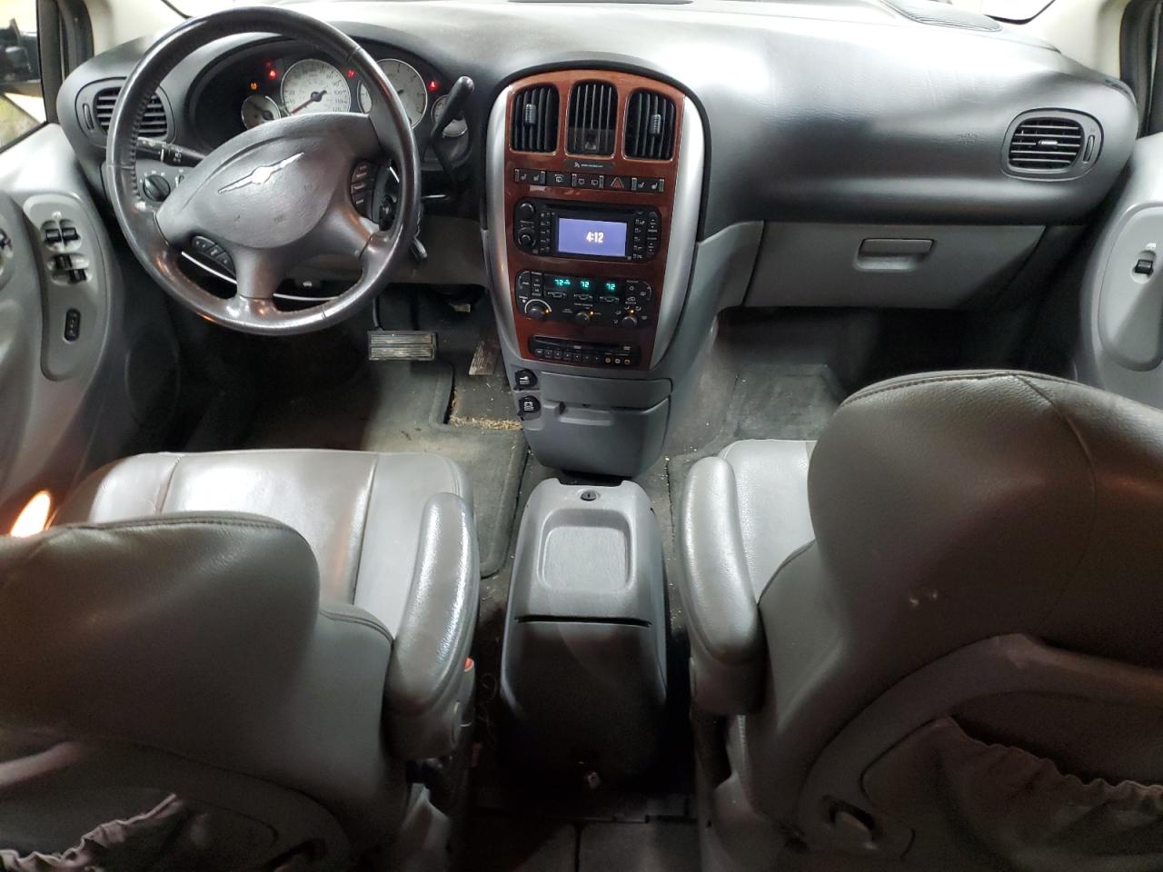 2007 Chrysler Town & Country VIN 2A8GP64L47R171635 Copart auction photo, front end / undercarriage damage thumbnail 8