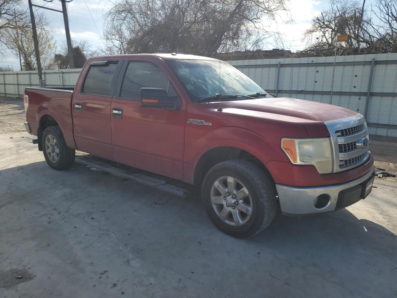 2013 Ford F-150 VIN 1FTFW1CF8DKD41266 Copart auction photo, front end / minor dent/scratches damage thumbnail 4