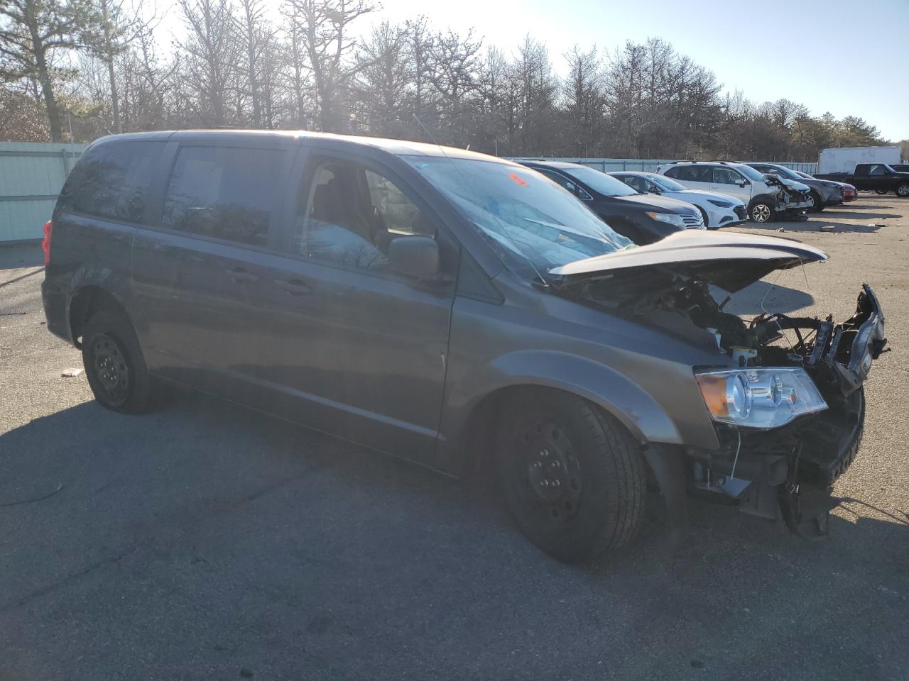 2019 Dodge Caravan VIN 2C4RDGBG2KR782647 Copart auction photo, front end / side damage thumbnail 4