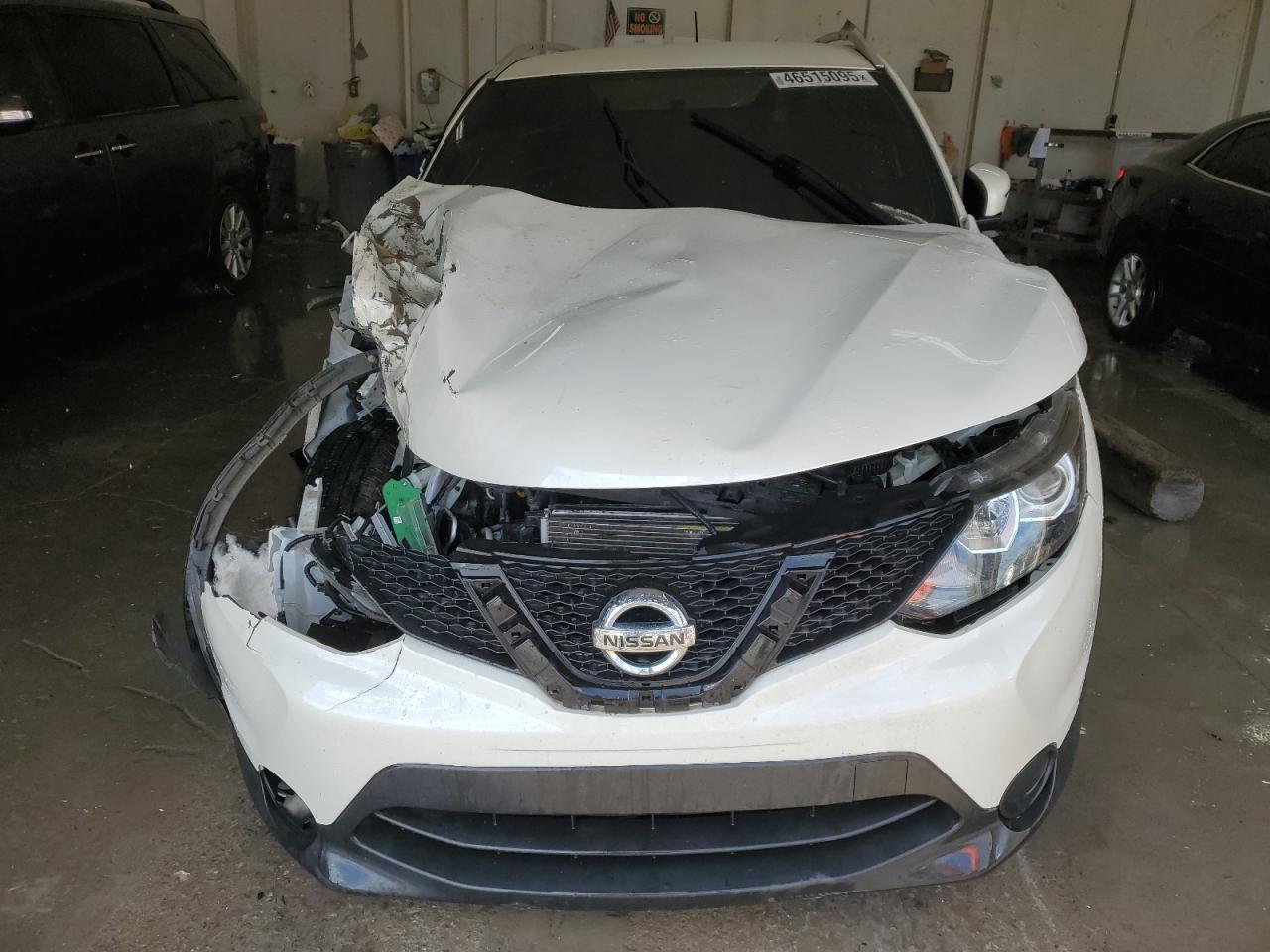 2017 Nissan Rogue VIN JN1BJ1CP4HW015763 Copart auction photo, front end / side damage thumbnail 5
