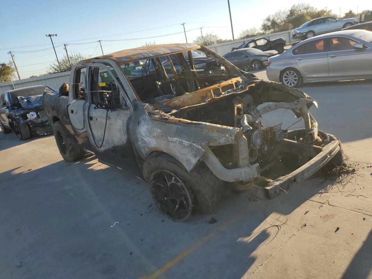 2014 RAM 1500 VIN 1C6RR6FT6ES211241 Copart auction photo, burn damage thumbnail 4
