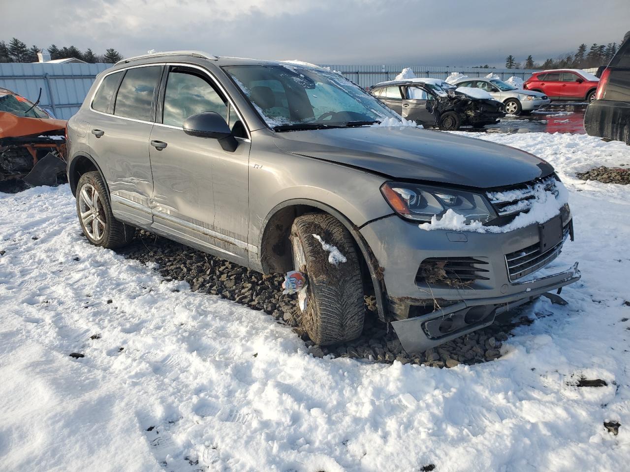 2014 Volkswagen Touareg VIN WVGDP9BP7ED006076 Copart auction photo, side damage thumbnail 4