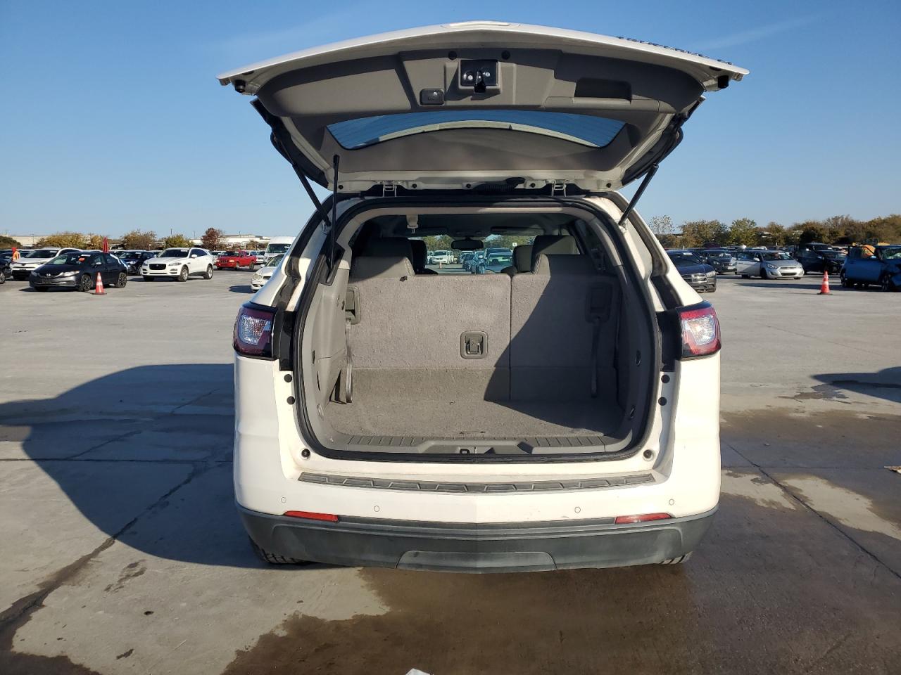 2015 Chevrolet Traverse VIN 1GNKRHKD8FJ182442 Copart auction photo, front end / minor dent/scratches damage thumbnail 6