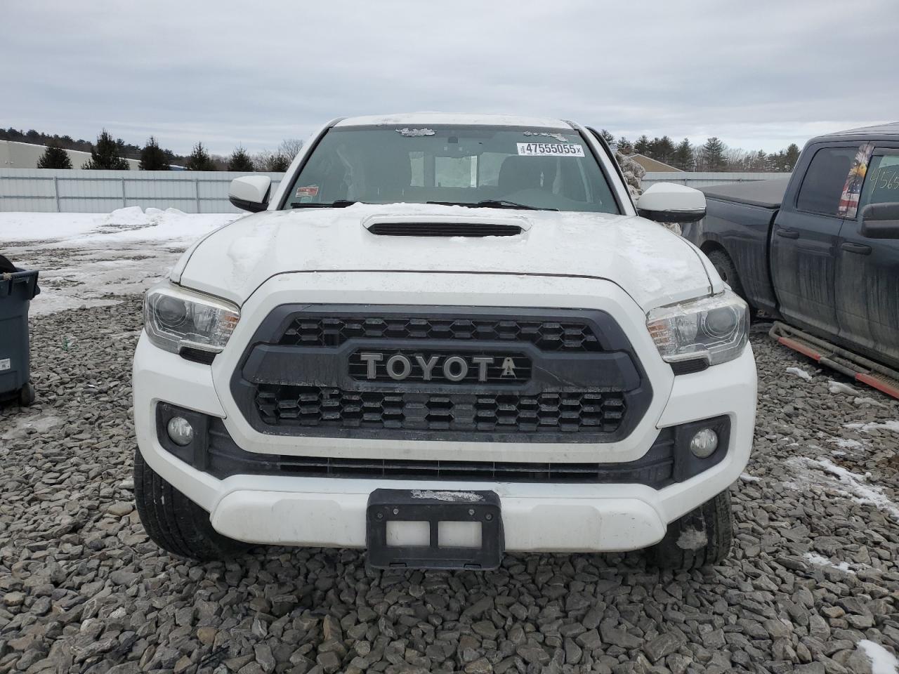 2017 Toyota Tacoma VIN 3TMDZ5BN0HM022733 Copart auction photo, front end / side damage thumbnail 5