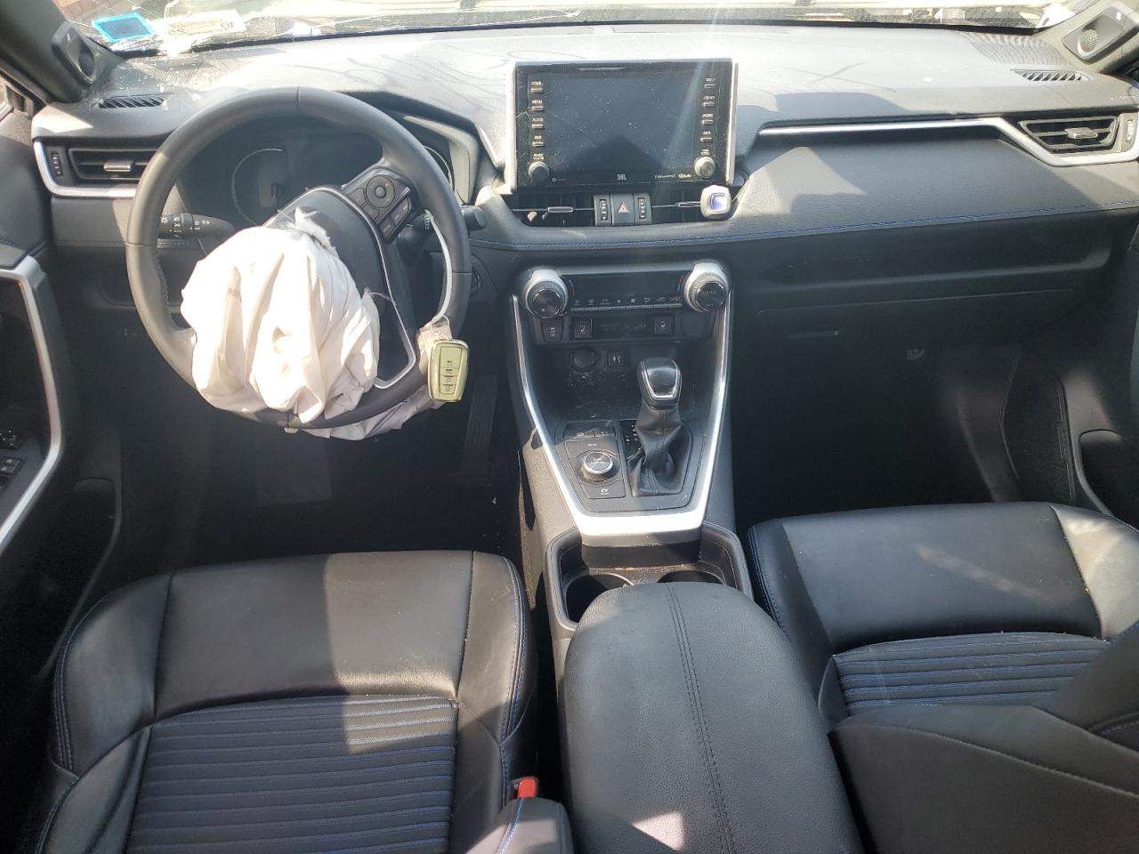 2019 Toyota RAV 4 VIN JTMEWRFV1KJ023859 Copart auction photo, front end / minor dent/scratches damage thumbnail 8
