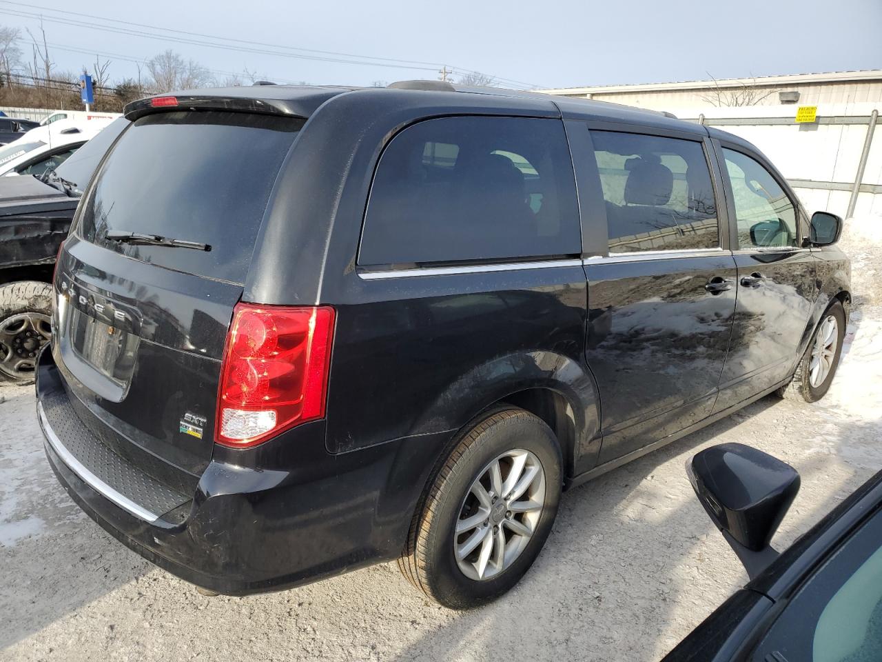 2018 Dodge Caravan VIN 2C4RDGCGXJR298531 Copart auction photo, front end damage thumbnail 3