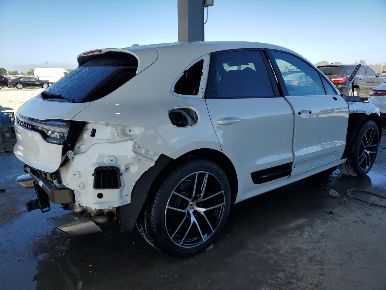 2024 Porsche Macan VIN WP1AA2A57RLB02901 Copart auction photo, front end / rear end damage thumbnail 3