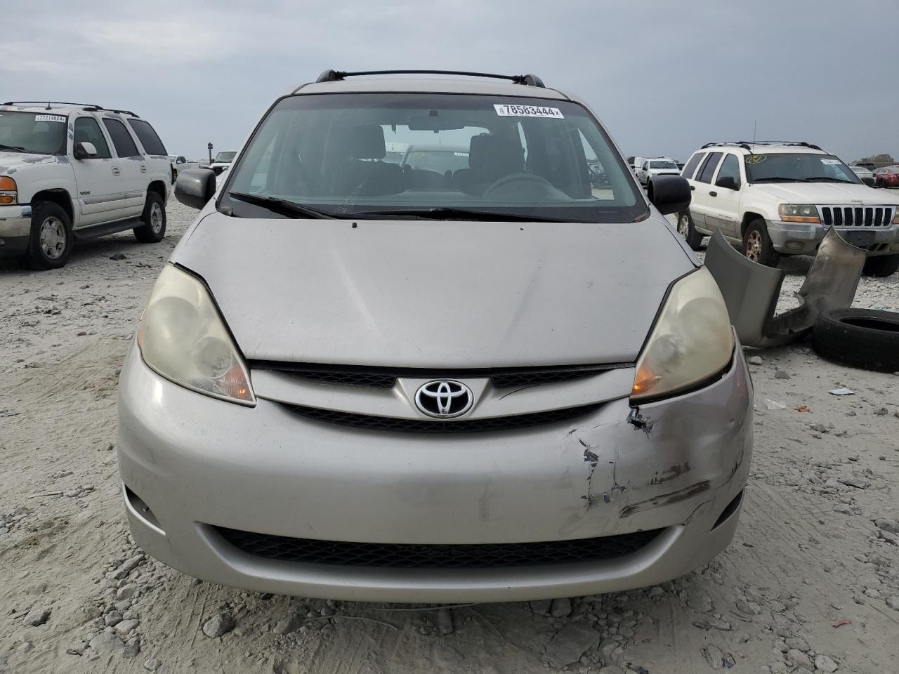 2009 Toyota Sienna VIN 5TDZK23C39S285452 Copart auction photo, rear end / front end damage thumbnail 5