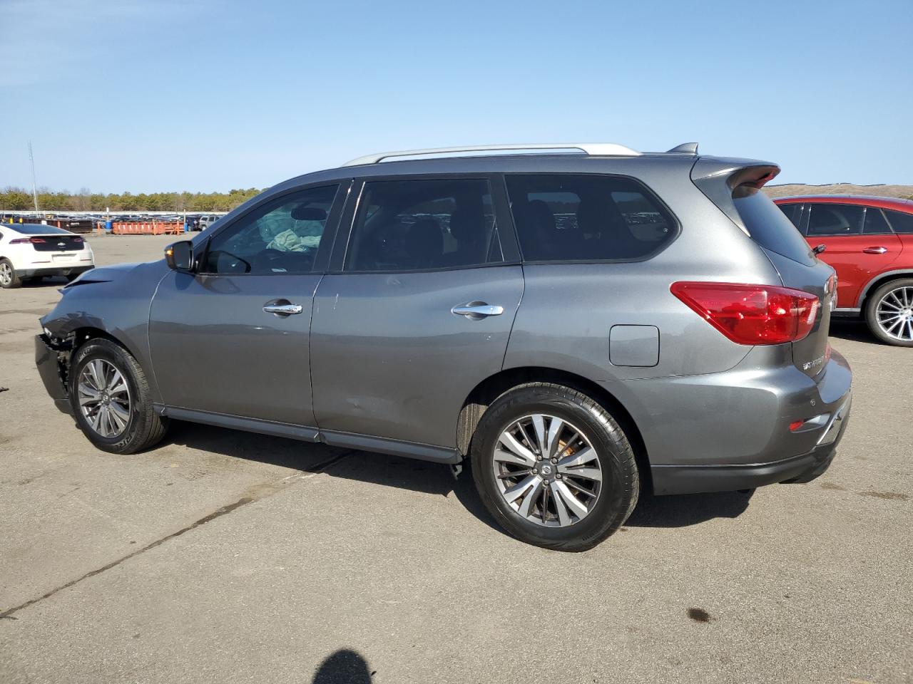 2020 Nissan Pathfinder VIN 5N1DR2BN7LC614425 Copart auction photo, front end / minor dent/scratches damage thumbnail 2