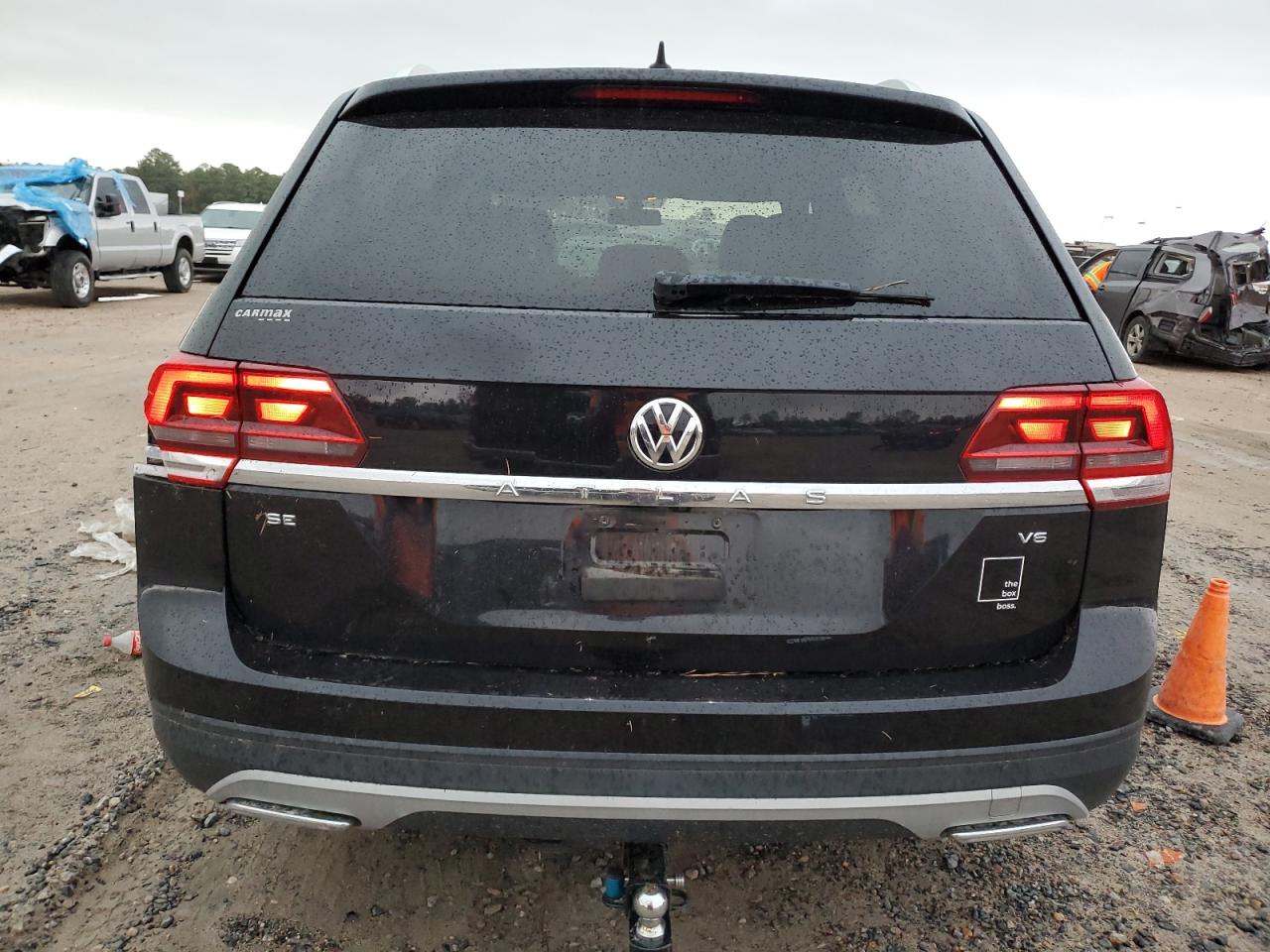 2018 Volkswagen Atlas VIN 1V2CR2CA0JC518255 Copart auction photo, side damage thumbnail 6