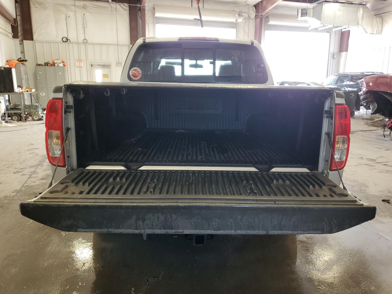 2016 Nissan Navara (Frontier) VIN 1N6AD0EV5GN738609 Copart auction photo, all over damage thumbnail 6