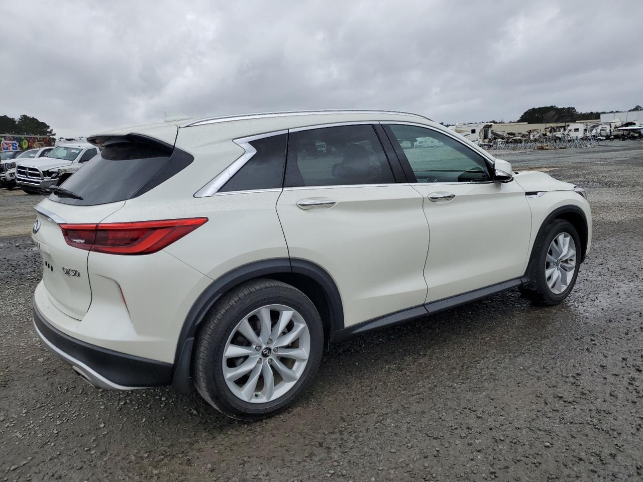 2019 Infiniti QX50 VIN 3PCAJ5M38KF123407 Copart auction photo, front end damage thumbnail 3