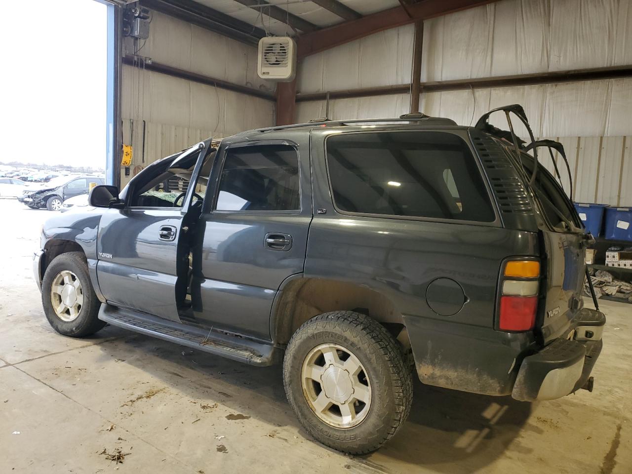 2004 GMC Yukon VIN 1GKEK13T14R261994 Copart auction photo, all over damage thumbnail 2