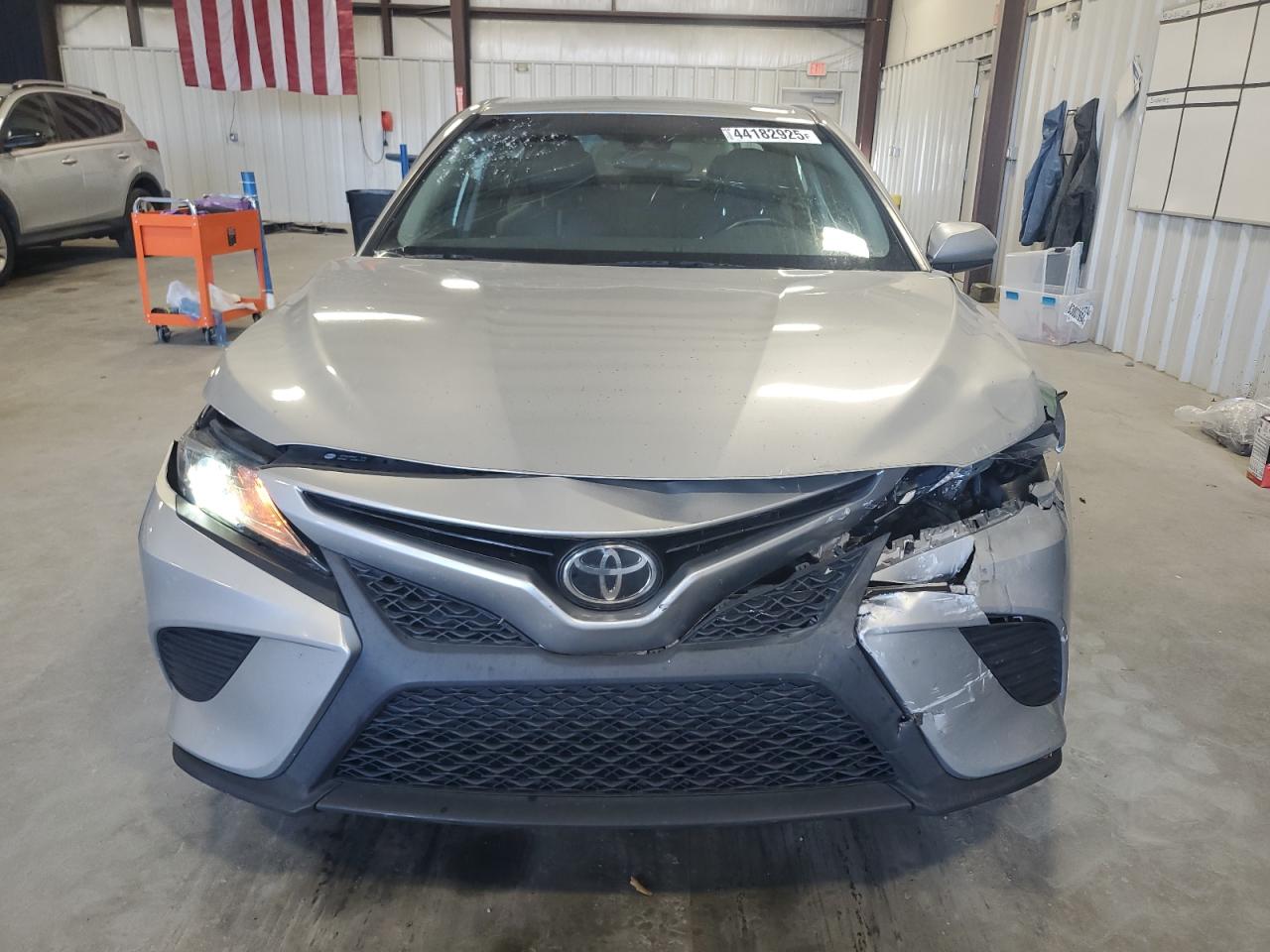 2018 Toyota Camry VIN 4T1B11HK1JU558771 Copart auction photo, front end / side damage thumbnail 5