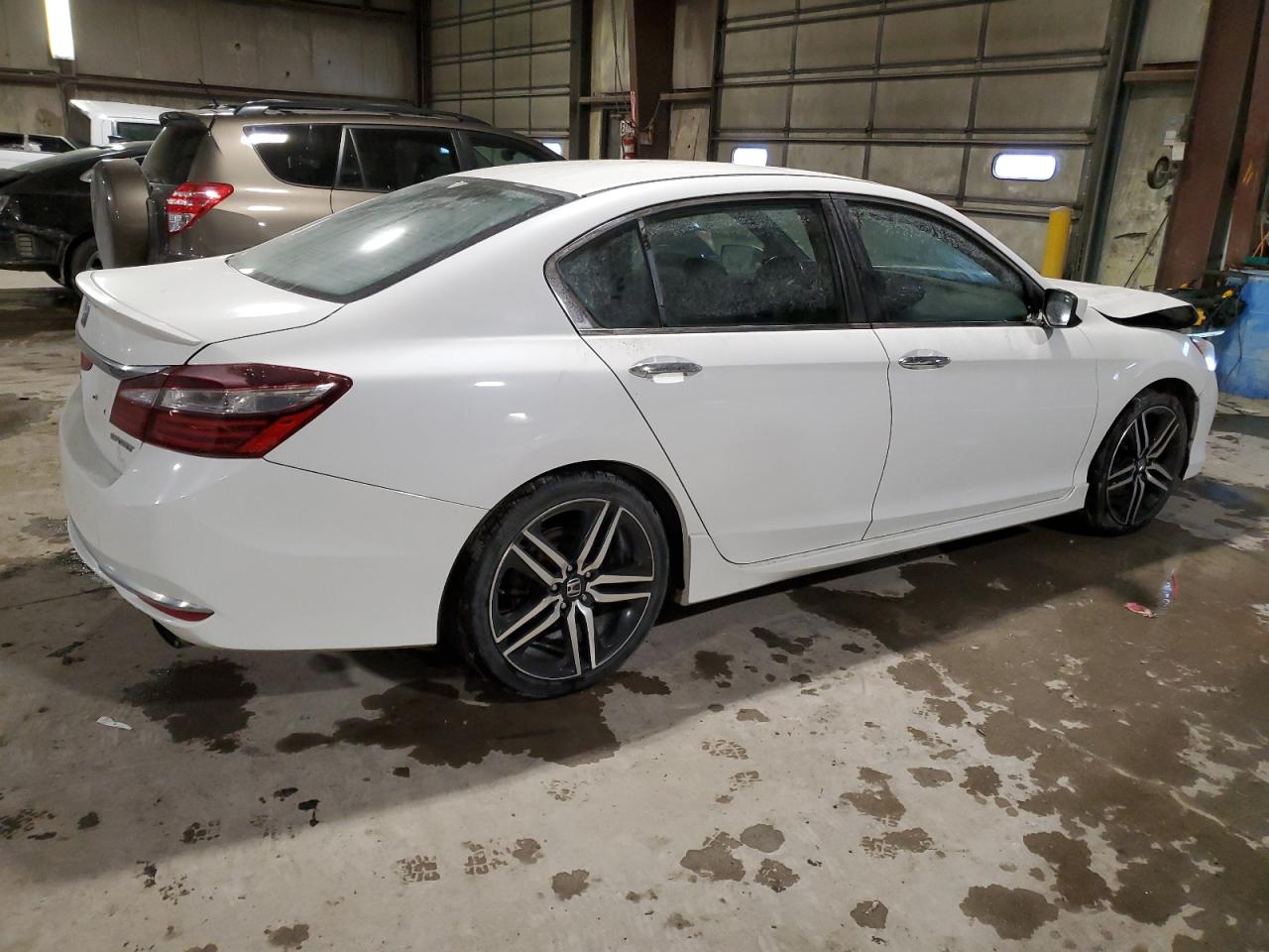 2017 Honda Accord VIN 1HGCR2F61HA118365 Copart auction photo, front end / minor dent/scratches damage thumbnail 3