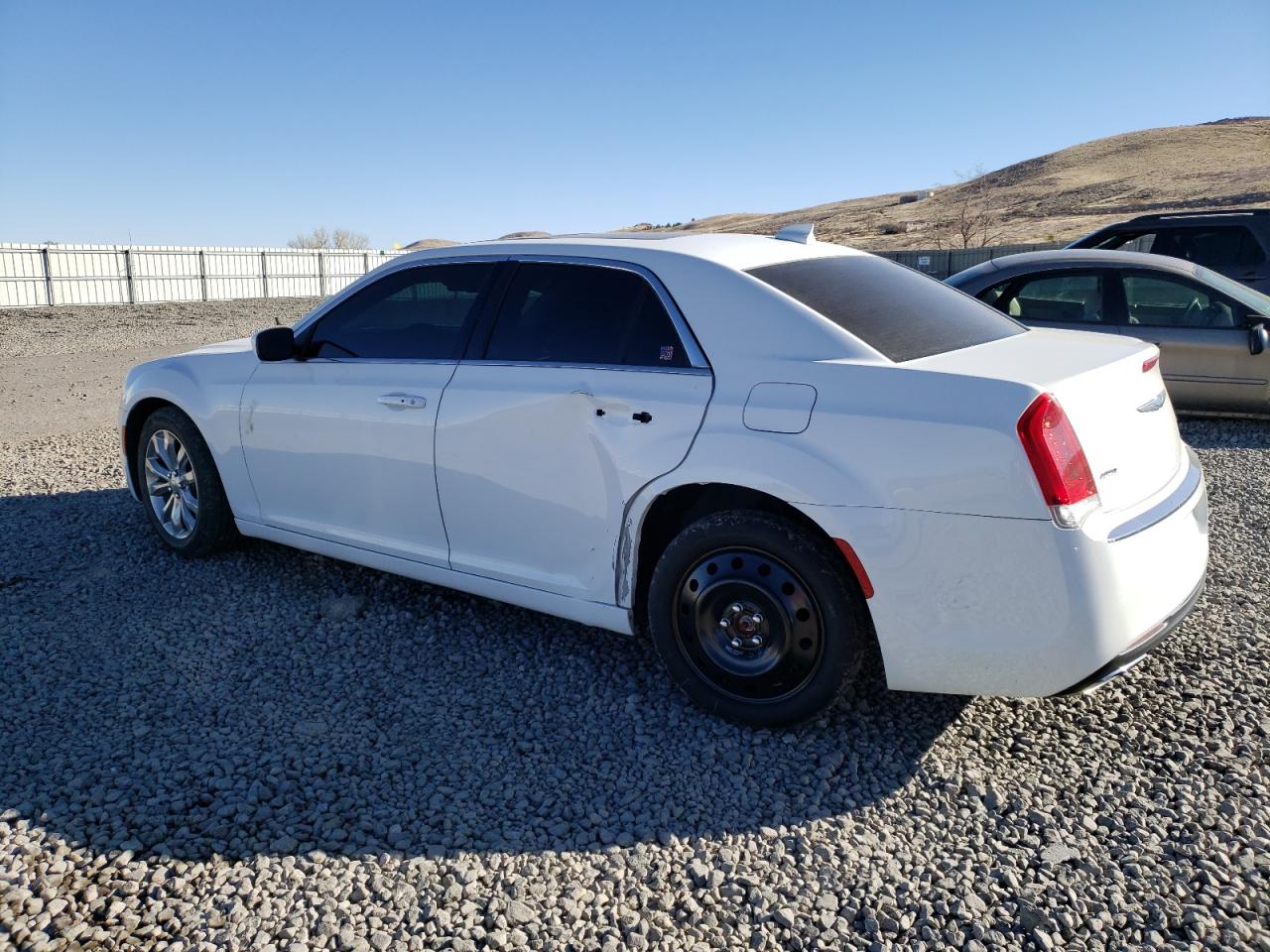 2018 Chrysler 300 VIN 2C3CCARG7JH250976 Copart auction photo, side / minor dent/scratches damage thumbnail 2