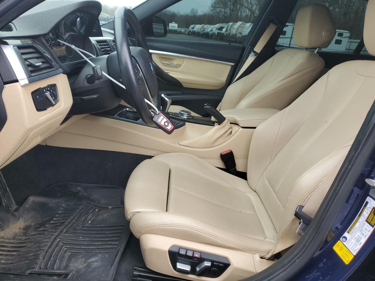 2017 BMW 3er VIN WBA8B9G53HNT89716 Copart auction photo, undercarriage / front end damage thumbnail 7