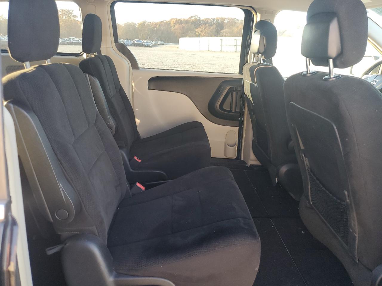 2012 Dodge Caravan VIN 2C4RDGDG0CR100699 Copart auction photo, all over / minor dent/scratches damage thumbnail 11