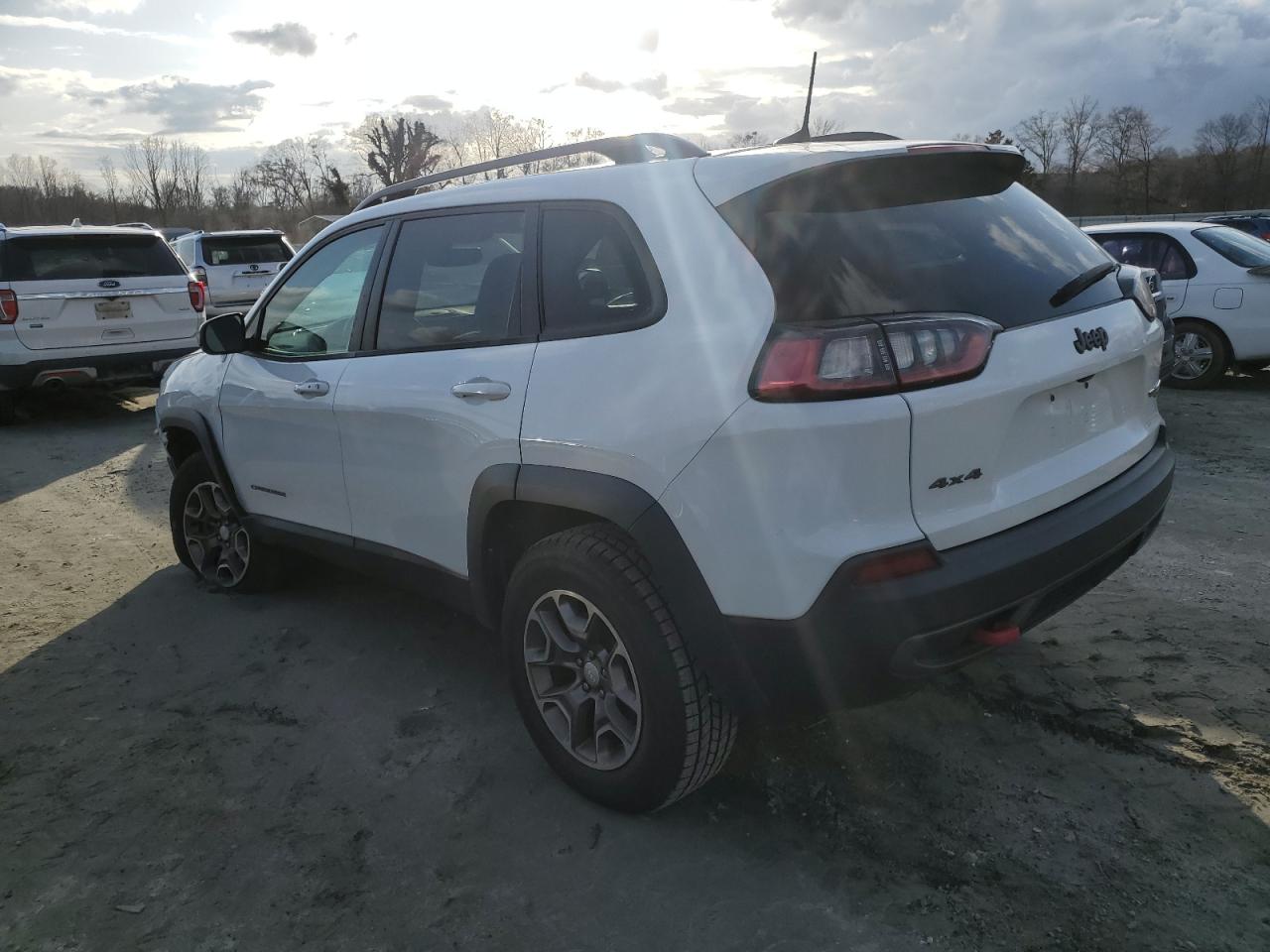 2020 Jeep Cherokee VIN 1C4PJMBX8LD557278 Copart auction photo, front end damage thumbnail 2