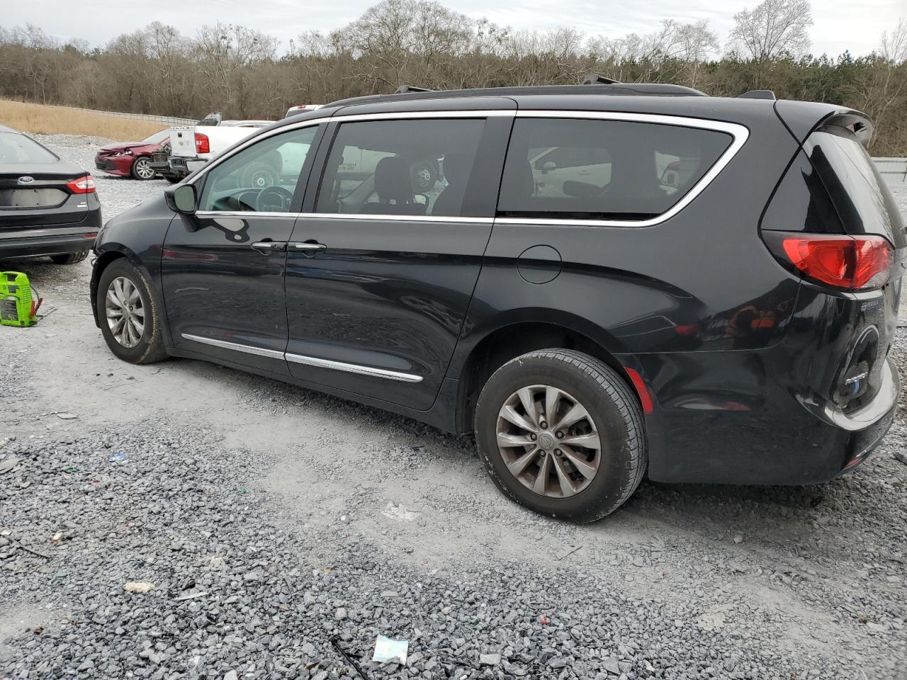 2017 Chrysler Pacifica VIN 2C4RC1BGXHR535210 Copart auction photo, front end damage thumbnail 2