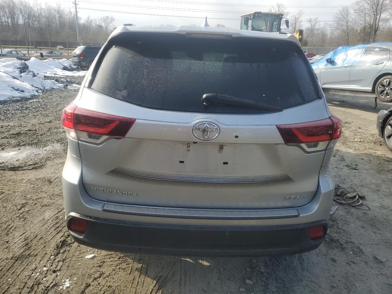 2019 Toyota Highlander VIN 5TDJZRFHXKS603968 Copart auction photo, front end damage thumbnail 6
