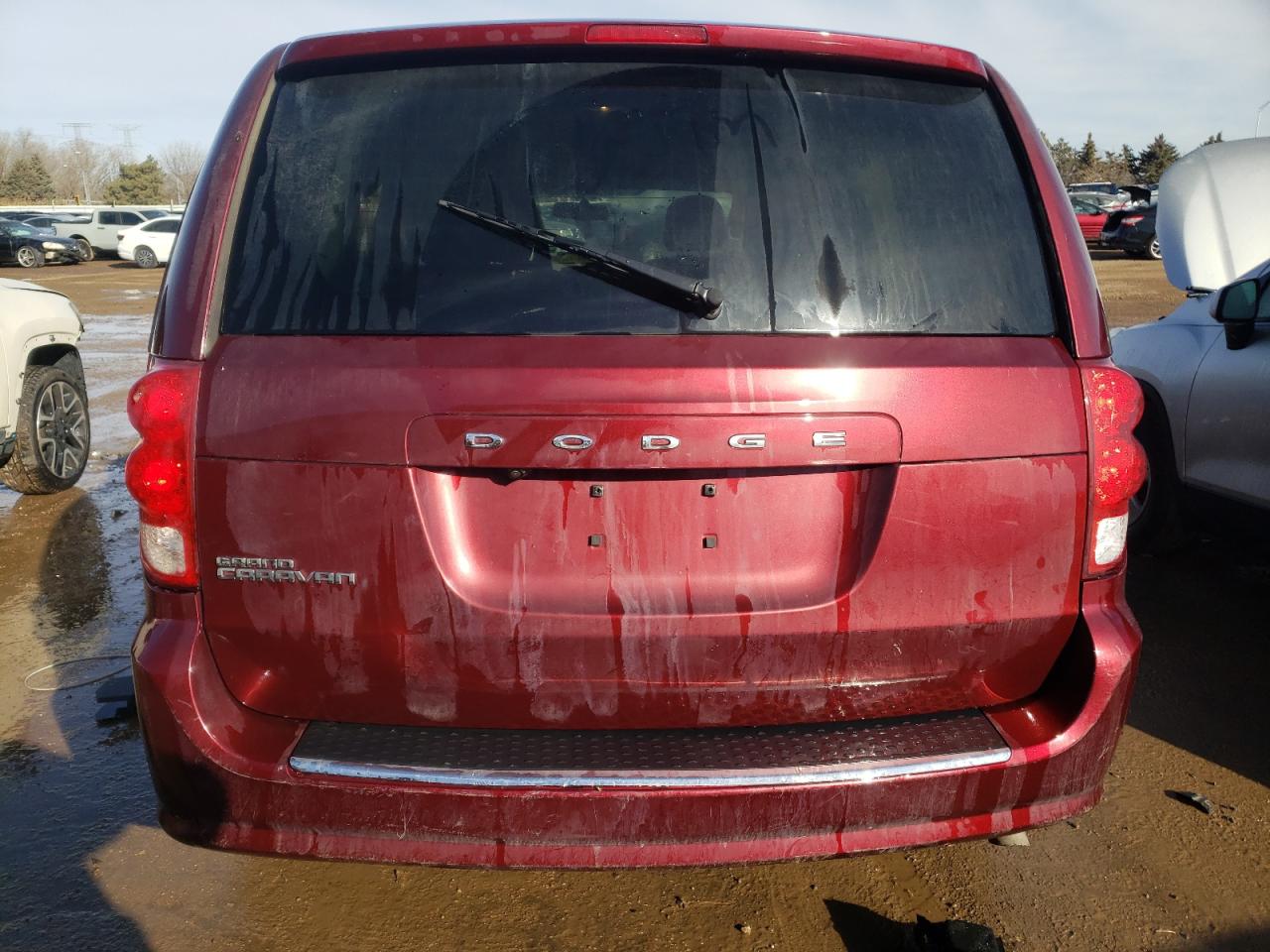 2018 Dodge Caravan VIN 2C4RDGBG1JR191983 Copart auction photo, side / rear end damage thumbnail 6