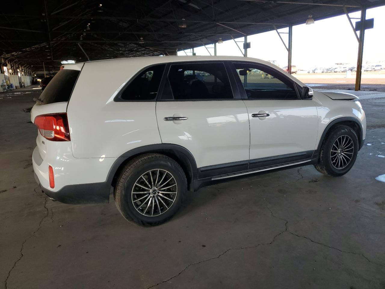 2015 KIA Sorento VIN 5XYKT3A63FG626925 Copart auction photo, front end damage thumbnail 3