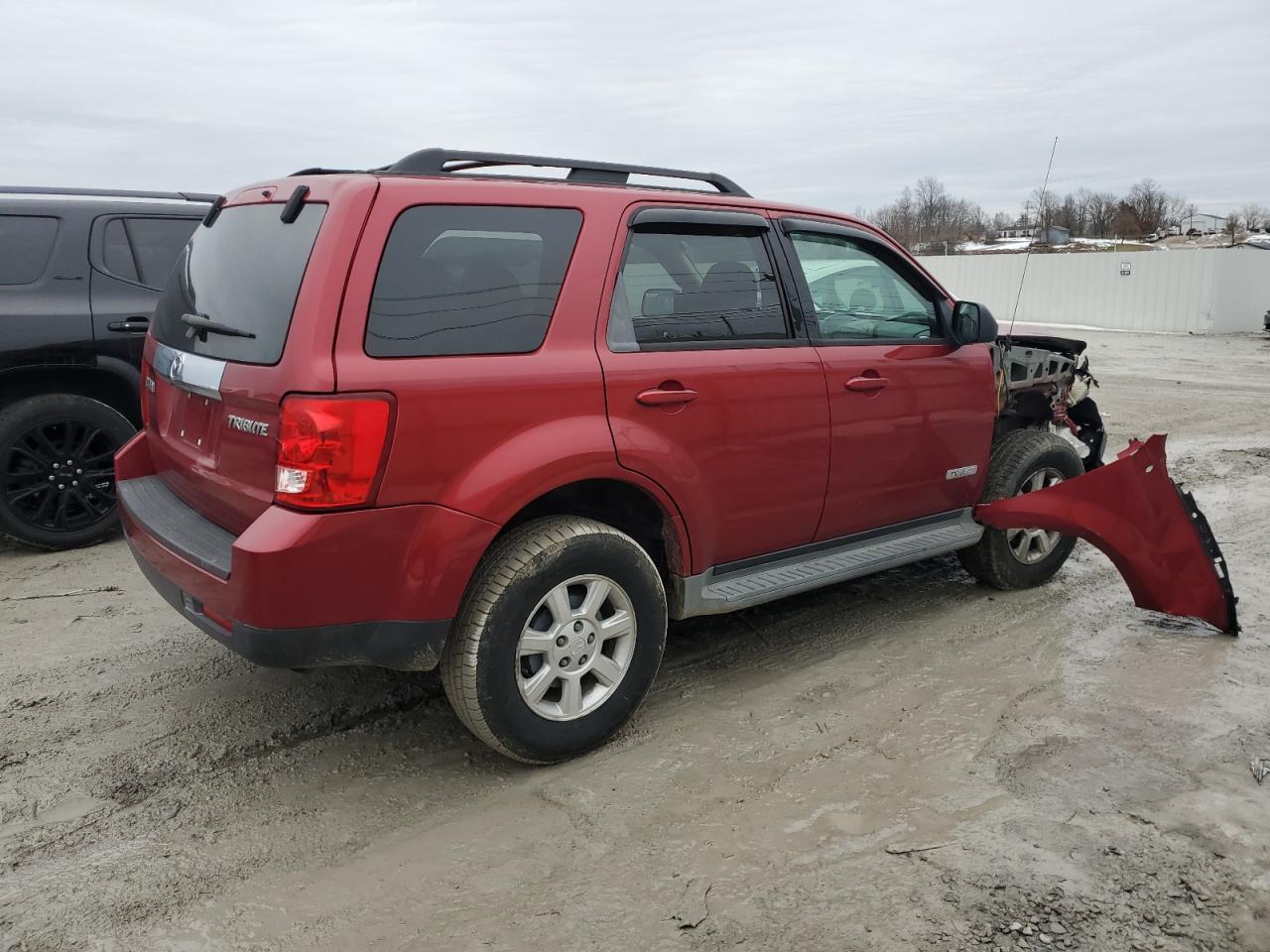 2008 Mazda Tribute VIN 4F2CZ02ZX8KM31931 Copart auction photo, front end / minor dent/scratches damage thumbnail 3