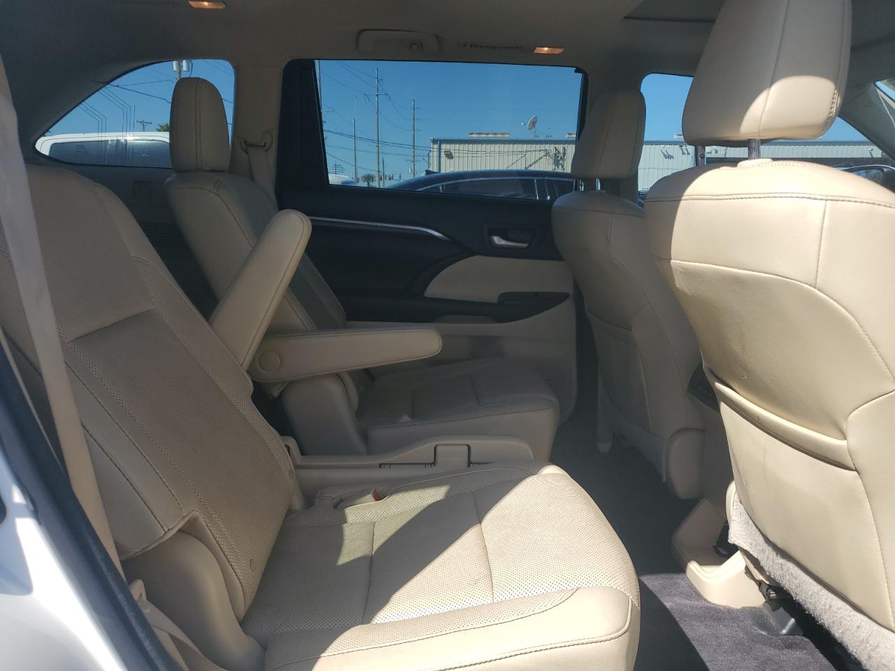 2016 Toyota Highlander VIN 5TDYKRFH7GS124322 Copart auction photo, front end damage thumbnail 11