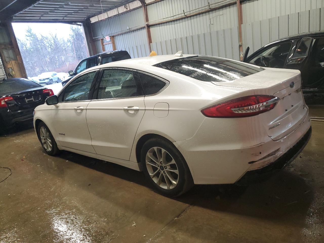 2019 Ford Fusion VIN 3FA6P0MU0KR212781 Copart auction photo, rear end damage thumbnail 2