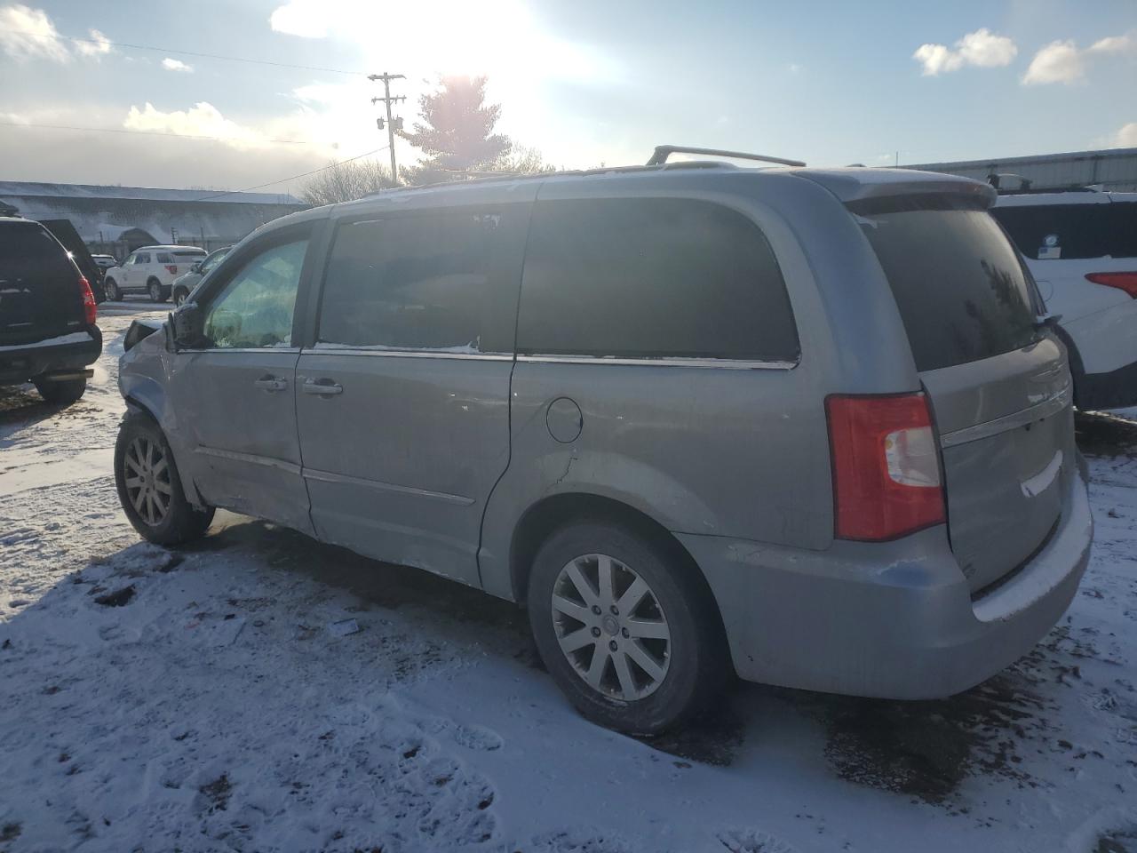 2016 Chrysler Town & Country VIN 2C4RC1BG4GR206680 Copart auction photo, front end / side damage thumbnail 2