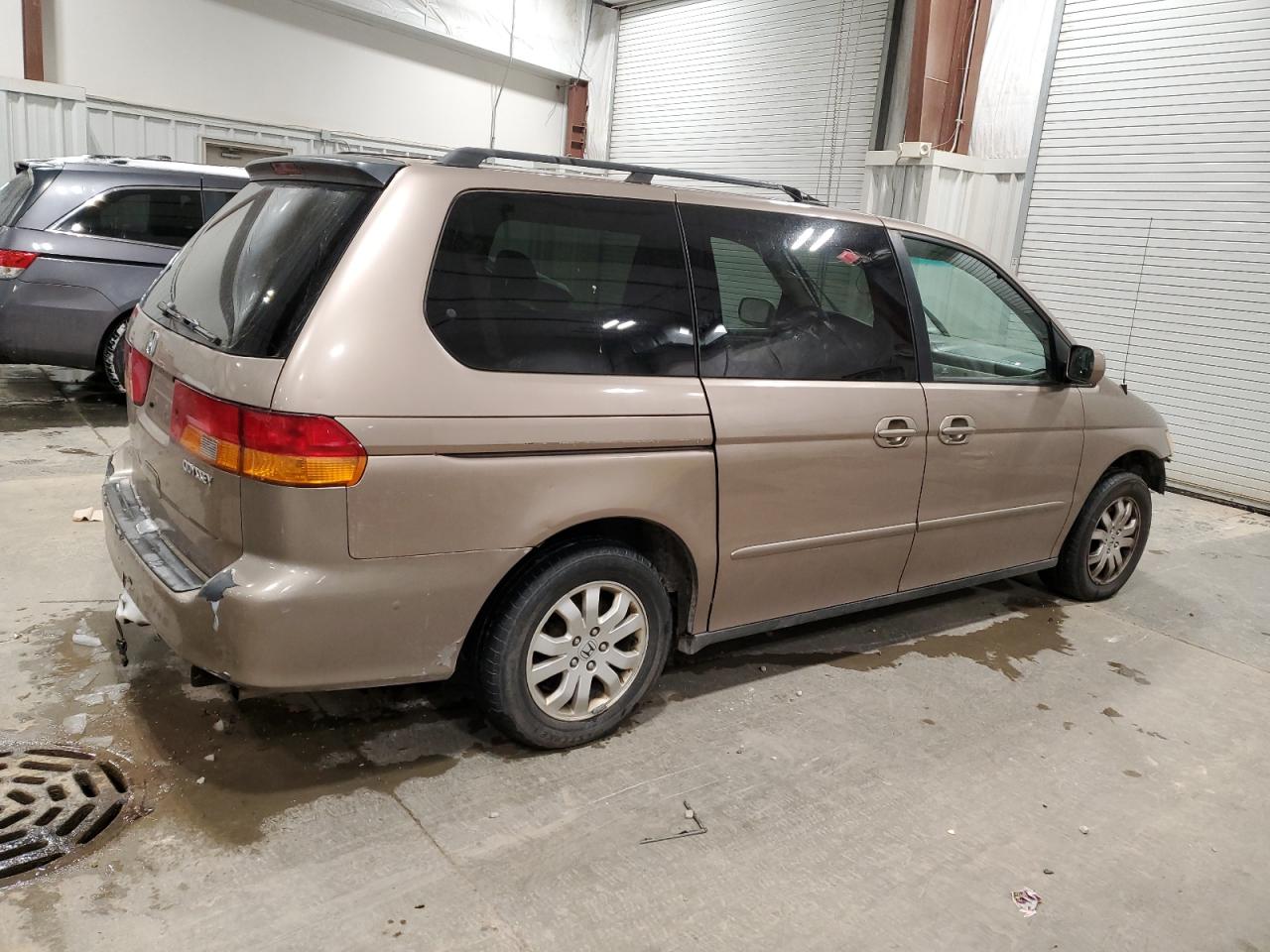 2003 Honda Odyssey VIN 5FNRL18933B002676 Copart auction photo, front end / rear end damage thumbnail 3