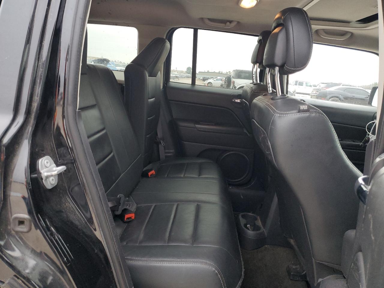 2017 Jeep Liberty (Patriot) VIN 1C4NJPFA0HD152974 Copart auction photo, front end / minor dent/scratches damage thumbnail 11