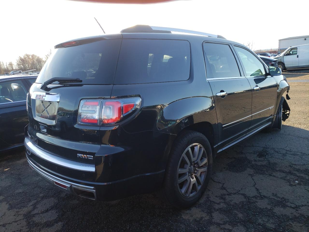 2014 GMC Acadia VIN 1GKKVTKD7EJ269260 Copart auction photo, front end / minor dent/scratches damage thumbnail 3