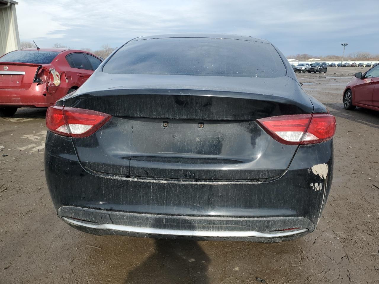 2015 Chrysler 200 VIN 1C3CCCAB7FN697835 Copart auction photo, front end / minor dent/scratches damage thumbnail 6