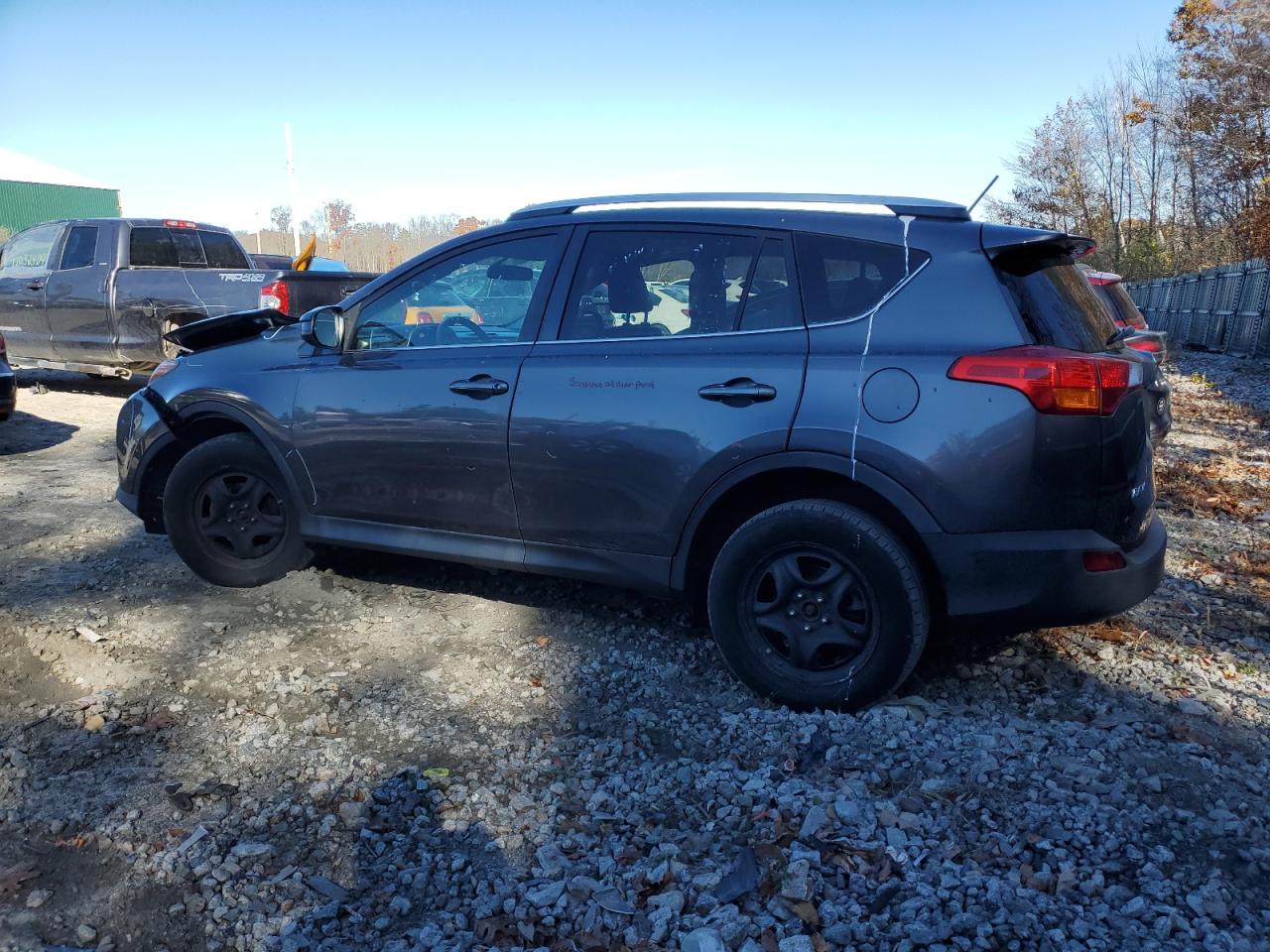 2015 Toyota RAV 4 VIN 2T3BFREV5FW305546 Copart auction photo, front end / minor dent/scratches damage thumbnail 2