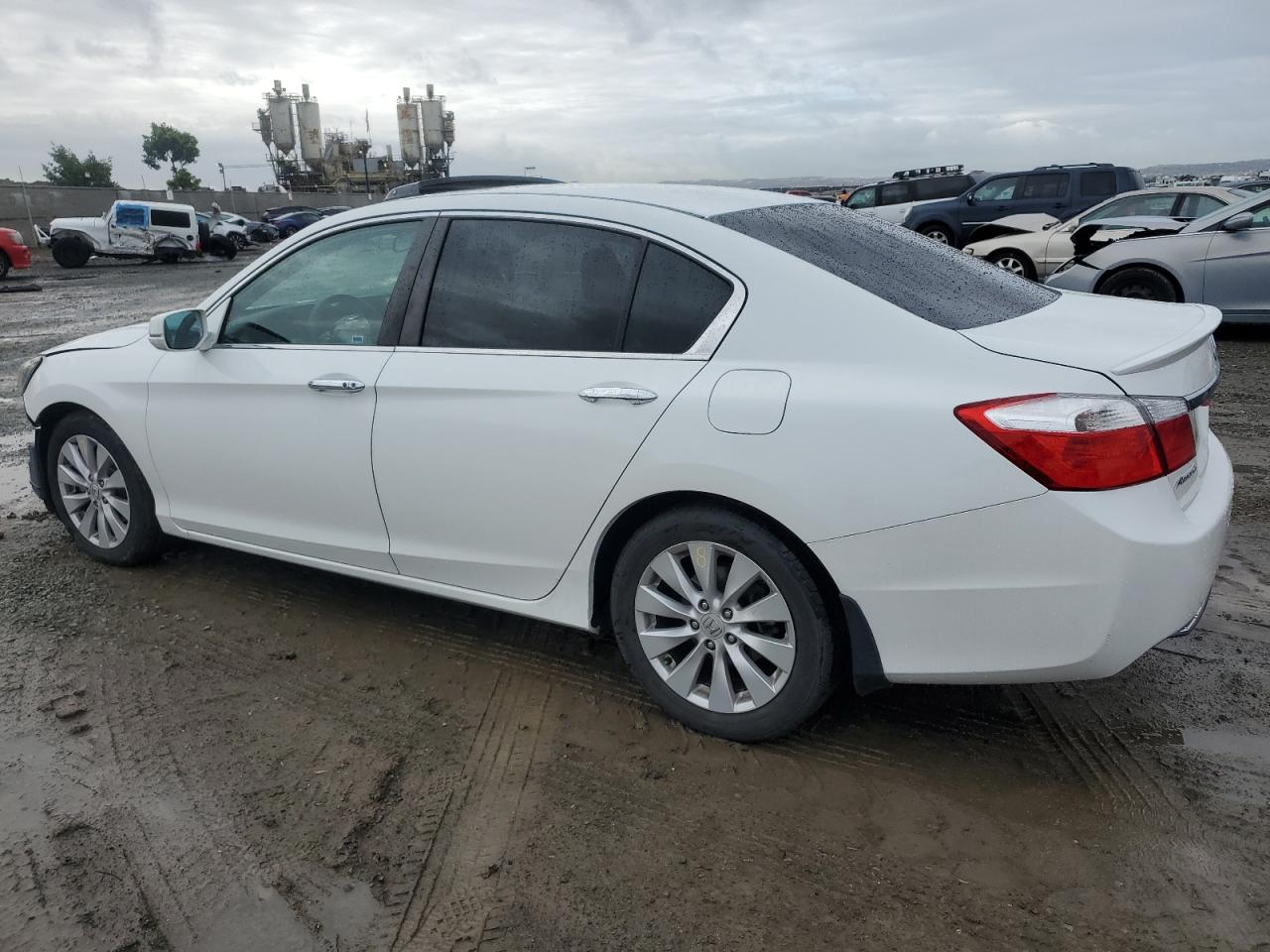 2015 Honda Accord VIN 1HGCR2F73FA163037 Copart auction photo, front end damage thumbnail 2